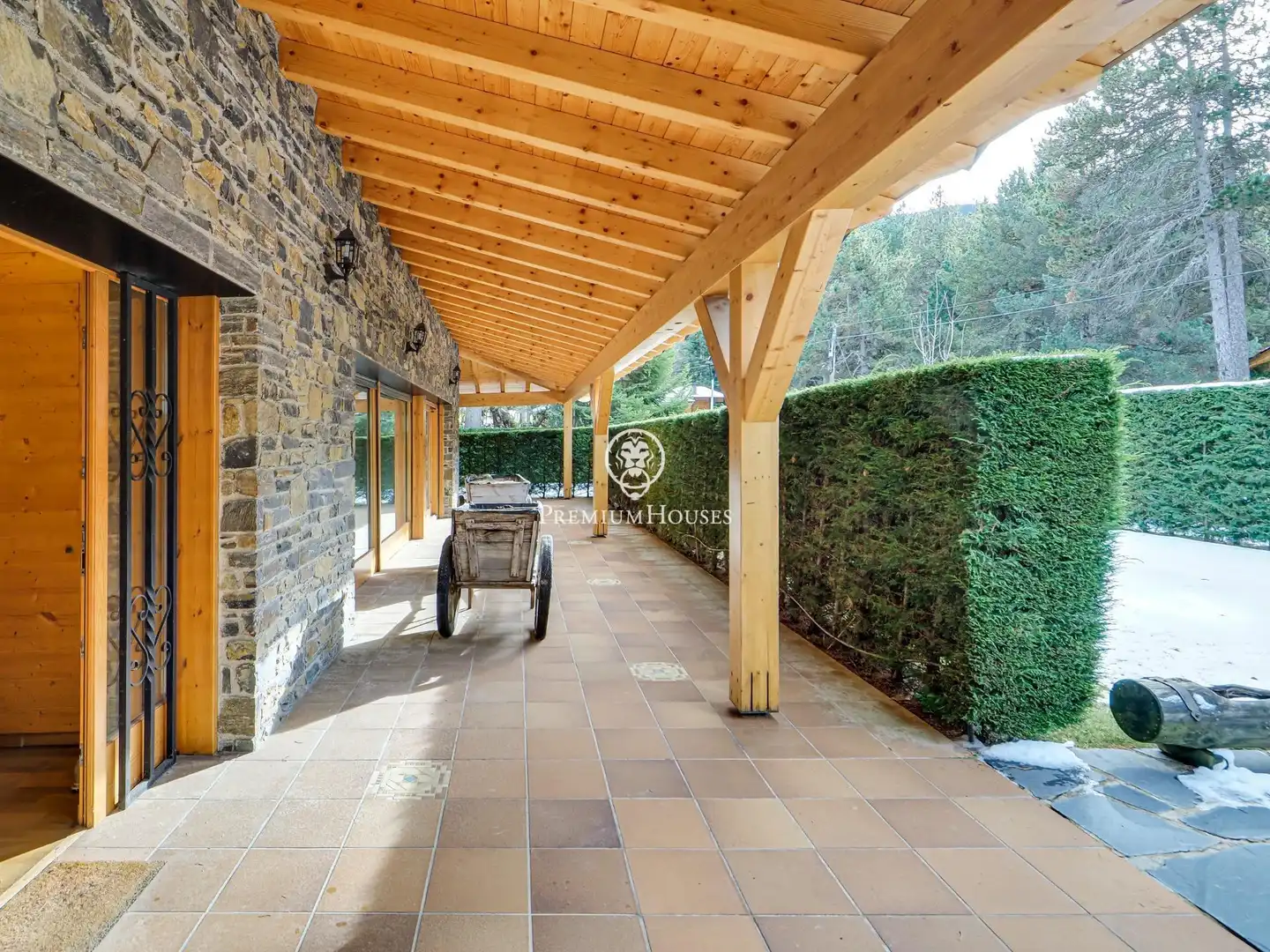 Terrassa de Casa o xalet en venda en Alp amb Calefacció, Jardí privat i Parquet