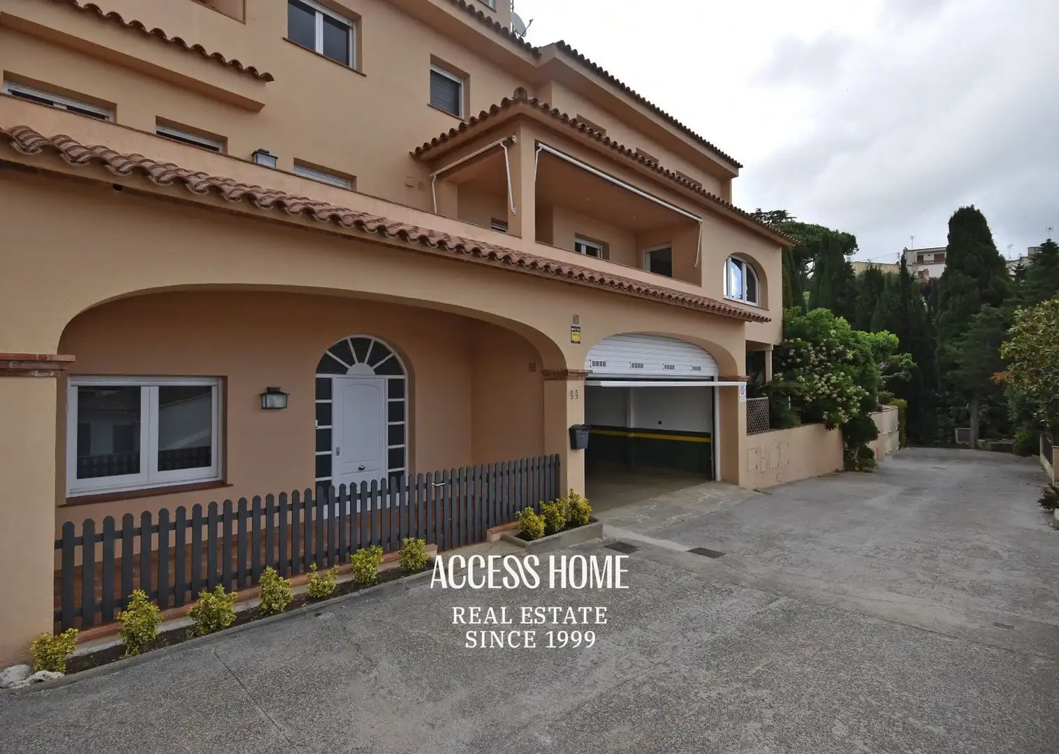 Vista exterior de Casa adosada en venta en Sant Vicenç de Montalt con Calefacción, Terraza y Trastero