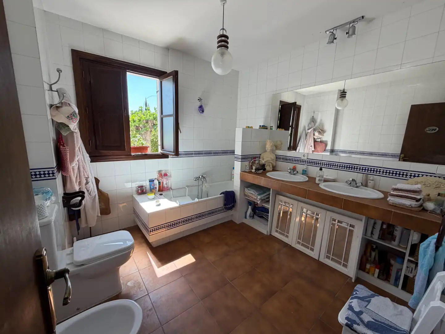 Baño de Casa o chalet en venta en Cubillas de Santa Marta con Jardín privado, Terraza y Piscina