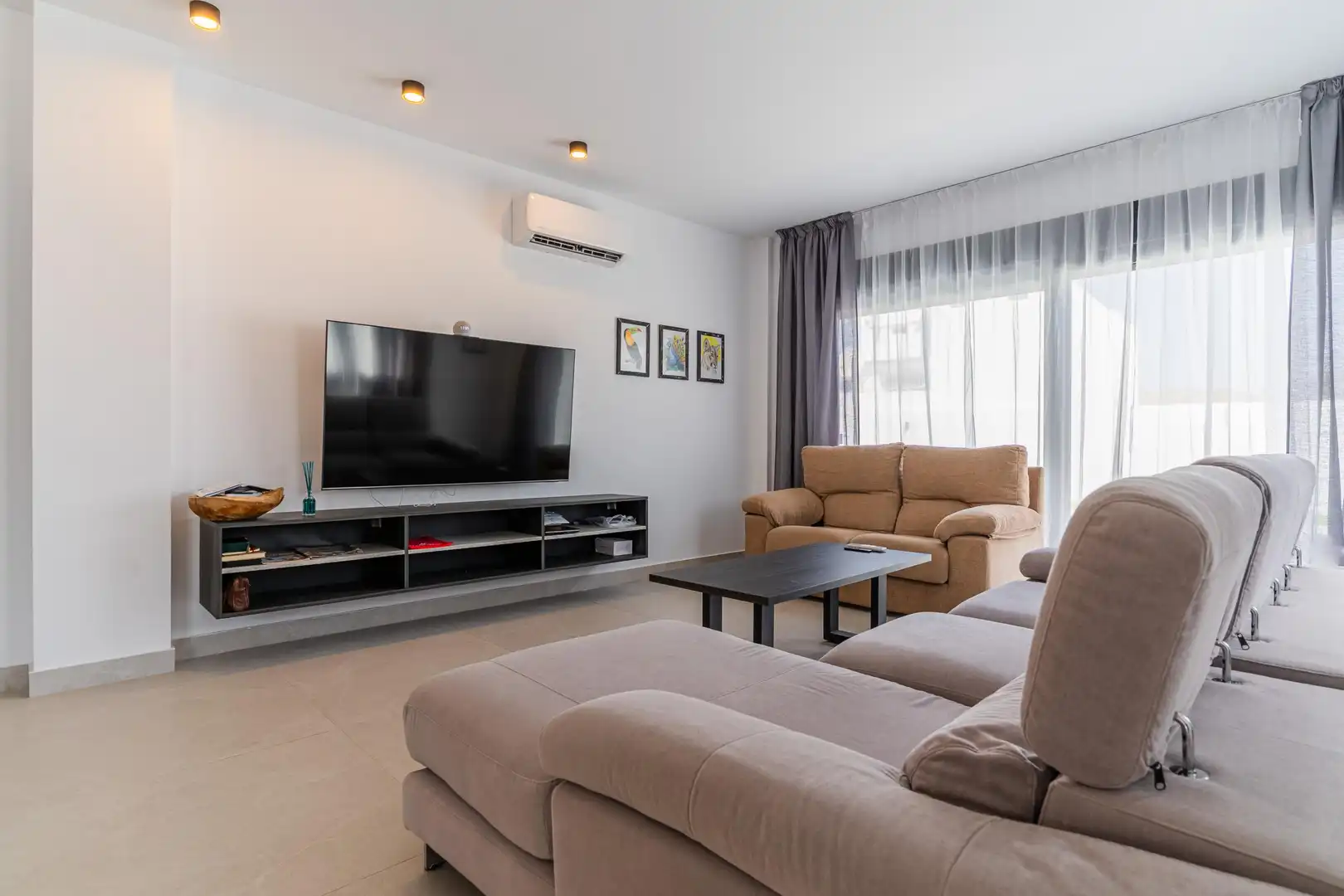 Sala de estar de Casa o chalet en venta en Chiclana de la Frontera con Jardín privado, Terraza y Piscina