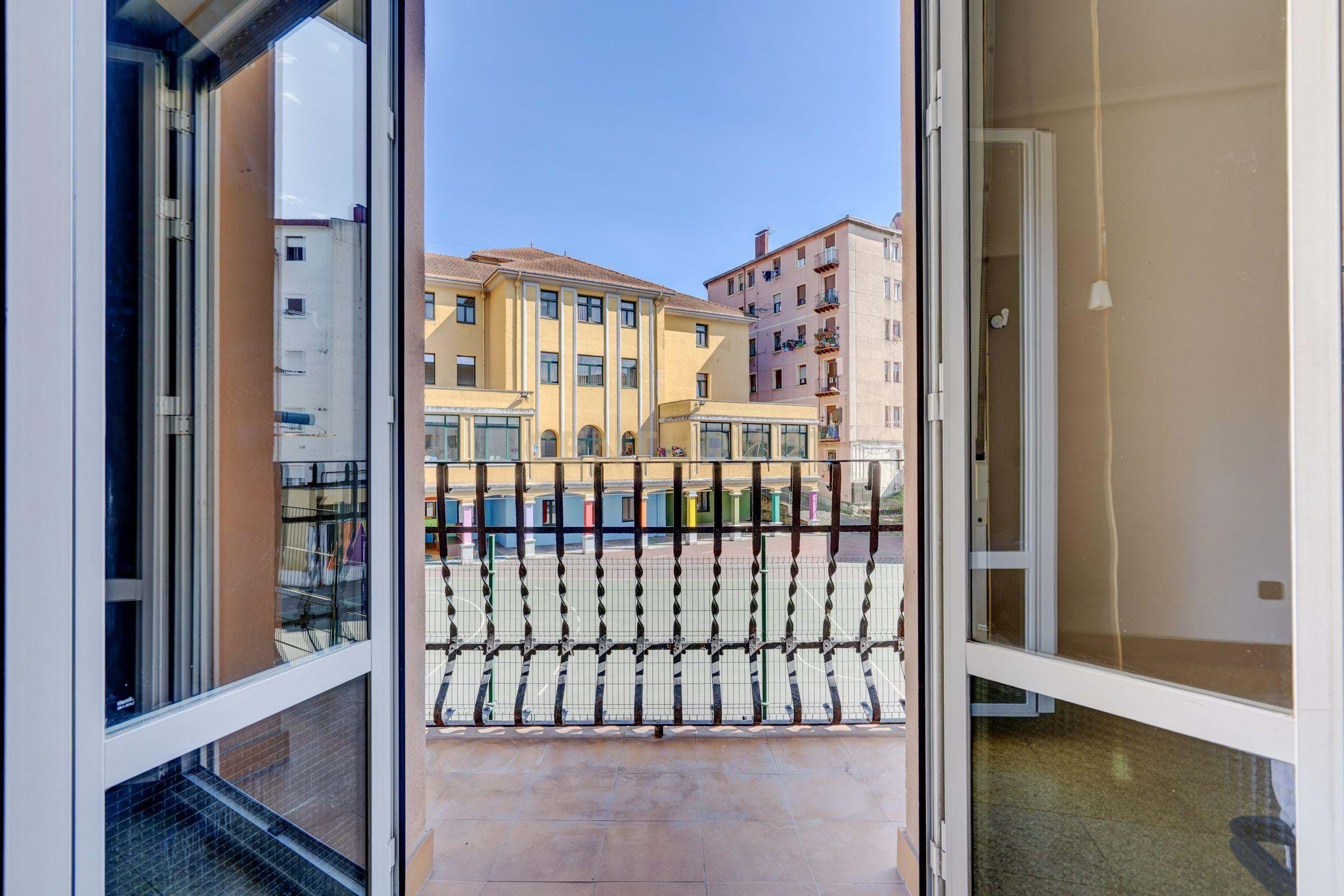 Exterior view of Flat for sale in Sestao   with Terrace