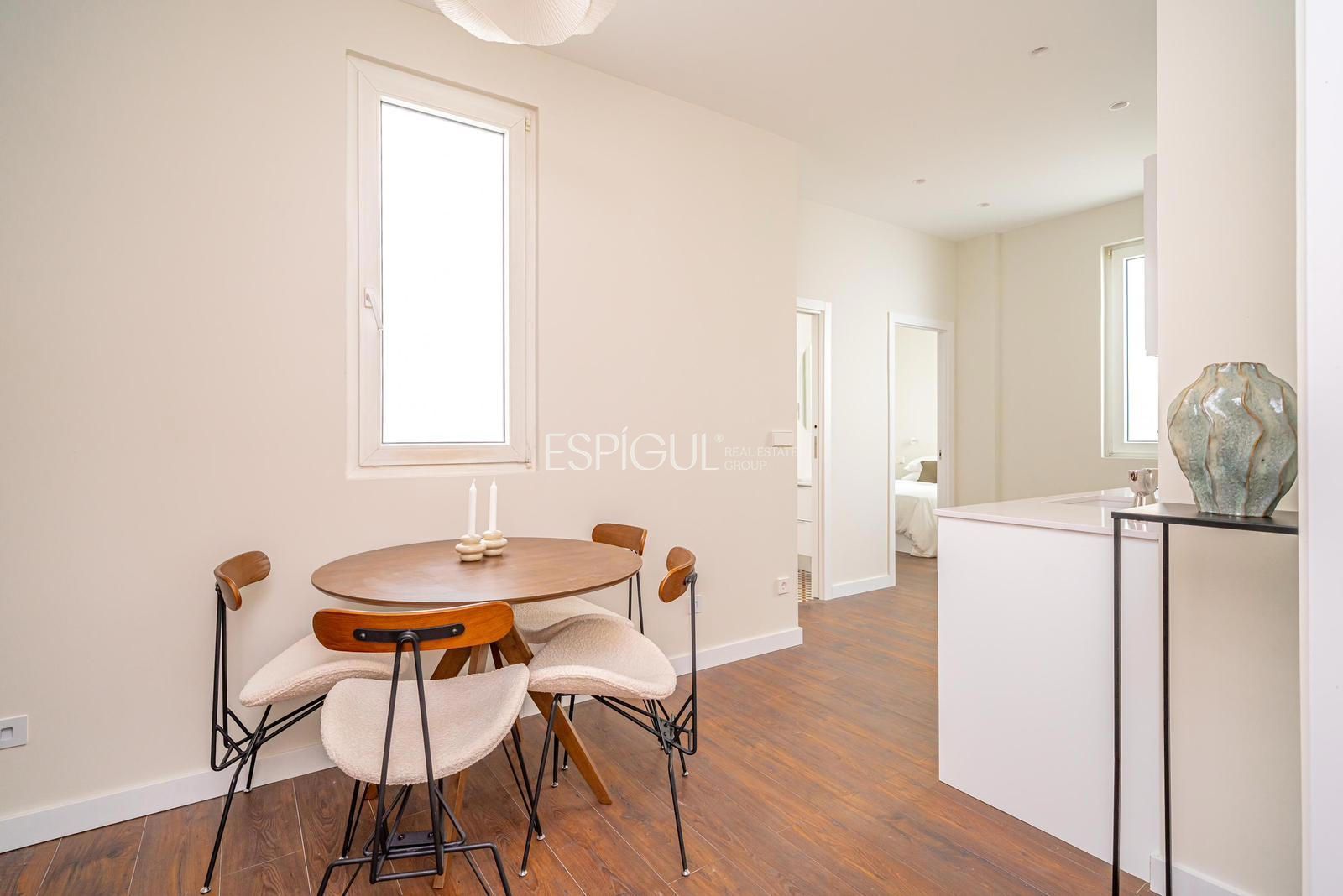 Dining room of Flat for sale in  Madrid Capital  with Air Conditioner, Heating and Furnished