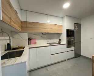 Kitchen of Flat for sale in Aranjuez  with Air Conditioner, Heating and Parquet flooring