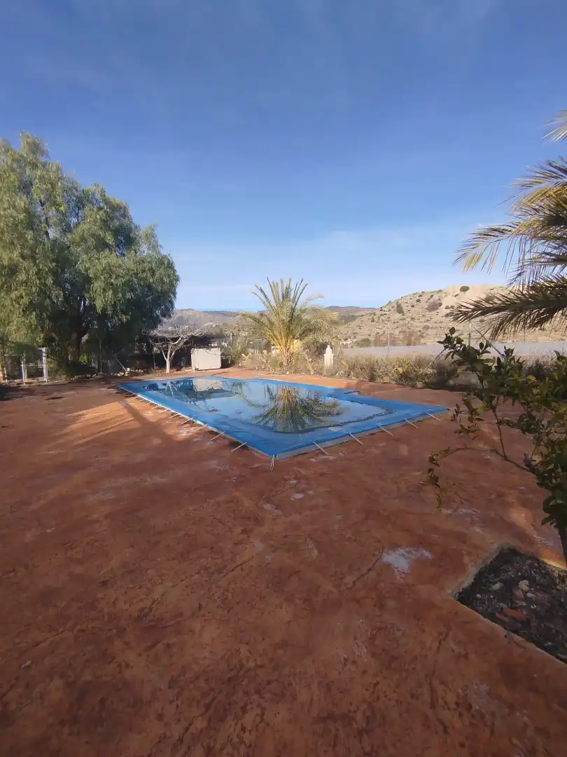 Maison rustique avec piscine à vendre à Ctra. Algayat 58