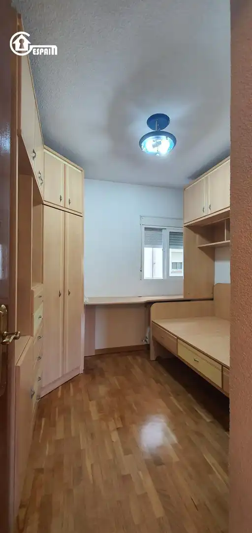 Habitación de Piso en venta en Madrid con Calefacción y Parquet