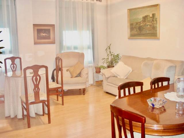 Piso en Venta en Calle Anturio en Bellas Vistas