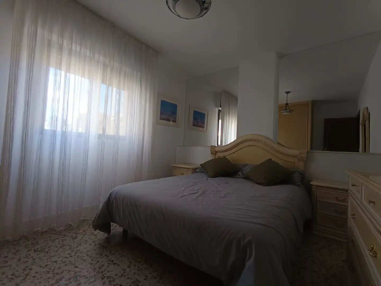 Habitación de Piso en venta en Fuengirola con Aire acondicionado, Calefacción y Terraza