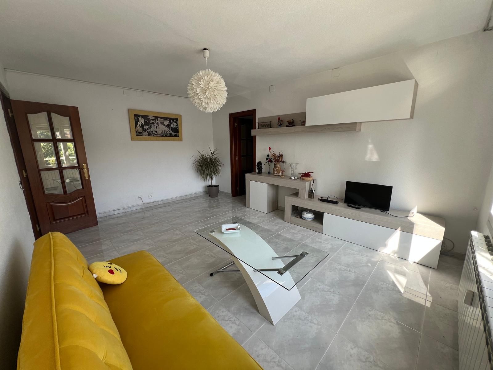 Sala d'estar de Pis en venda en  Logroño amb Calefacció, Terrassa i Traster