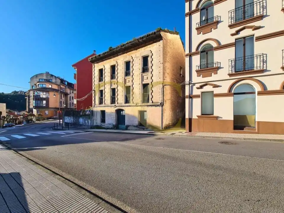 Außenansicht von Gebäude zum Verkauf in Carreño