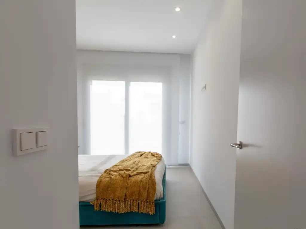 Dormitori de Apartament en venda en Finestrat amb Jardí privat i Piscina