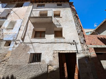 Casa con balcone in vendita a Calle Calderé