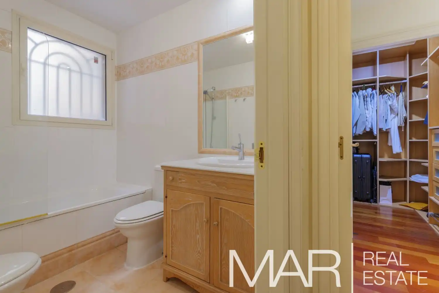 Flat for sale in Calle Nogales, Acacias
