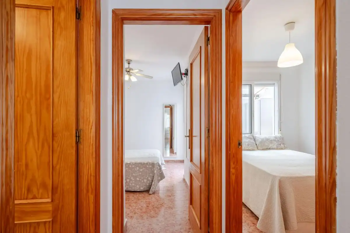 Schlafzimmer von Erdgeschoss zum Verkauf in Santa Pola mit Heizung, Privatgarten und Terrasse