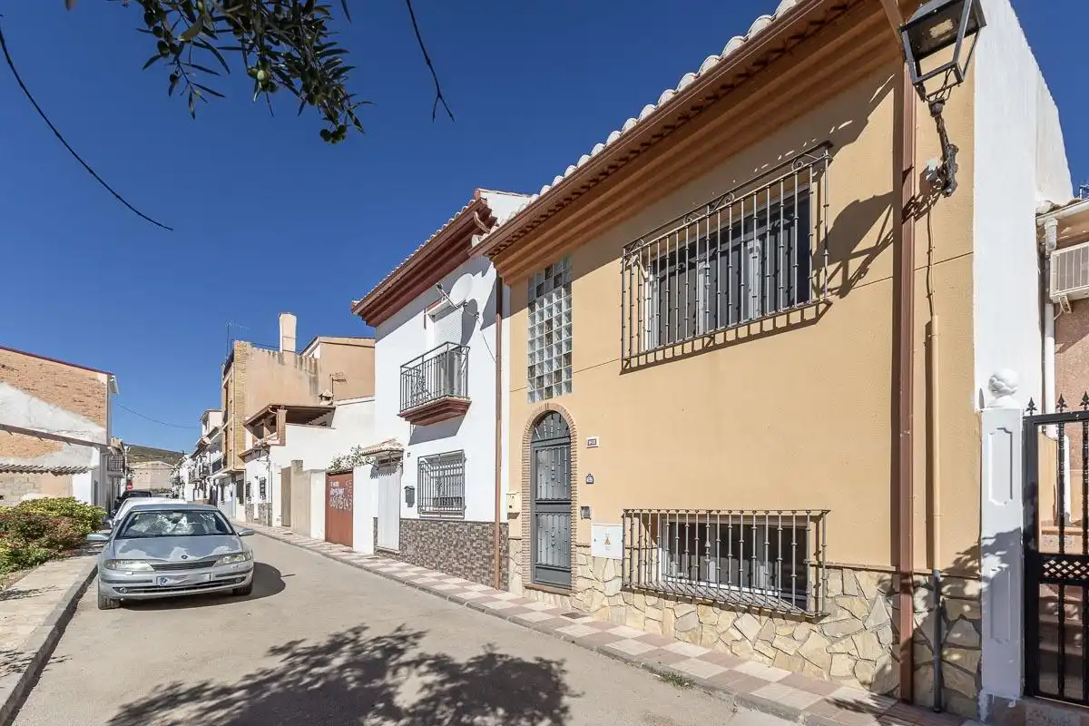 Vista exterior de Casa o xalet en venda en Játar amb Moblat i Balcó