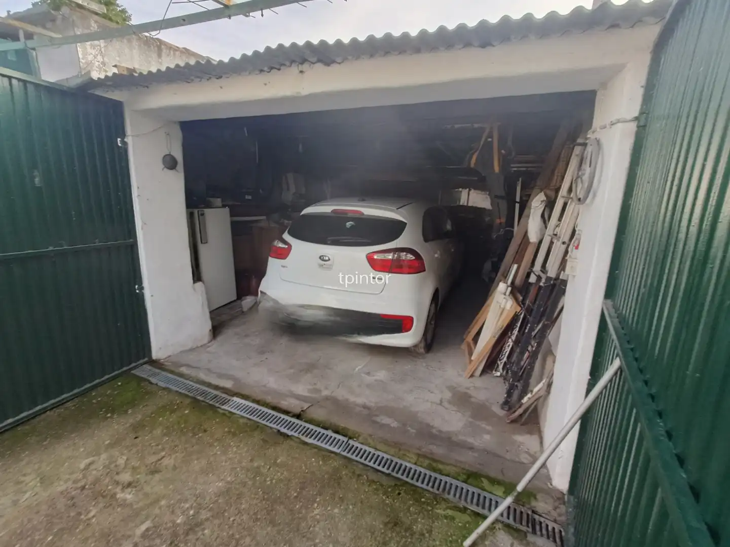 Parking of Houses for sale in Valencia de Alcántara  with Terrace, Swimming Pool and Furnished
