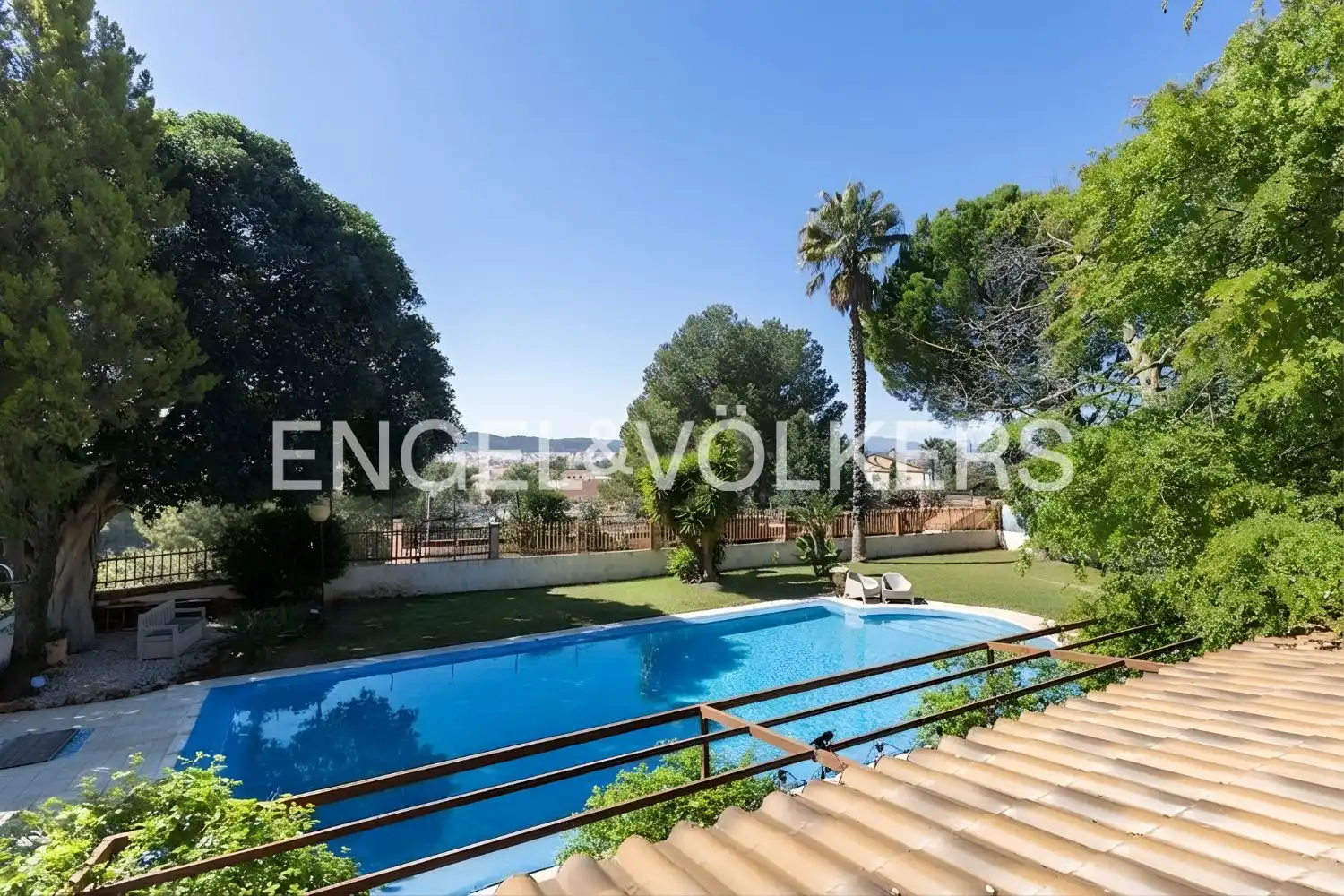 Swimming pool of Houses for rent in Riba-roja de Túria  with Air Conditioner, Heating and Private garden