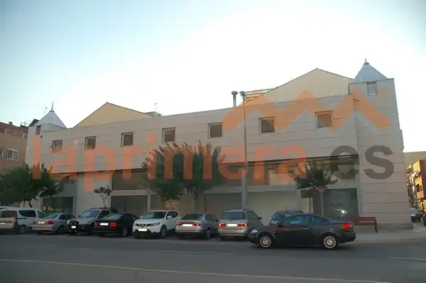 Local comercial de lloguer a Alaquàs