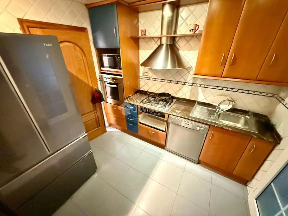 Küche von Wohnung zum Verkauf in Barcelona mit Klimaanlage, Parkett und Gemeinschaftspool