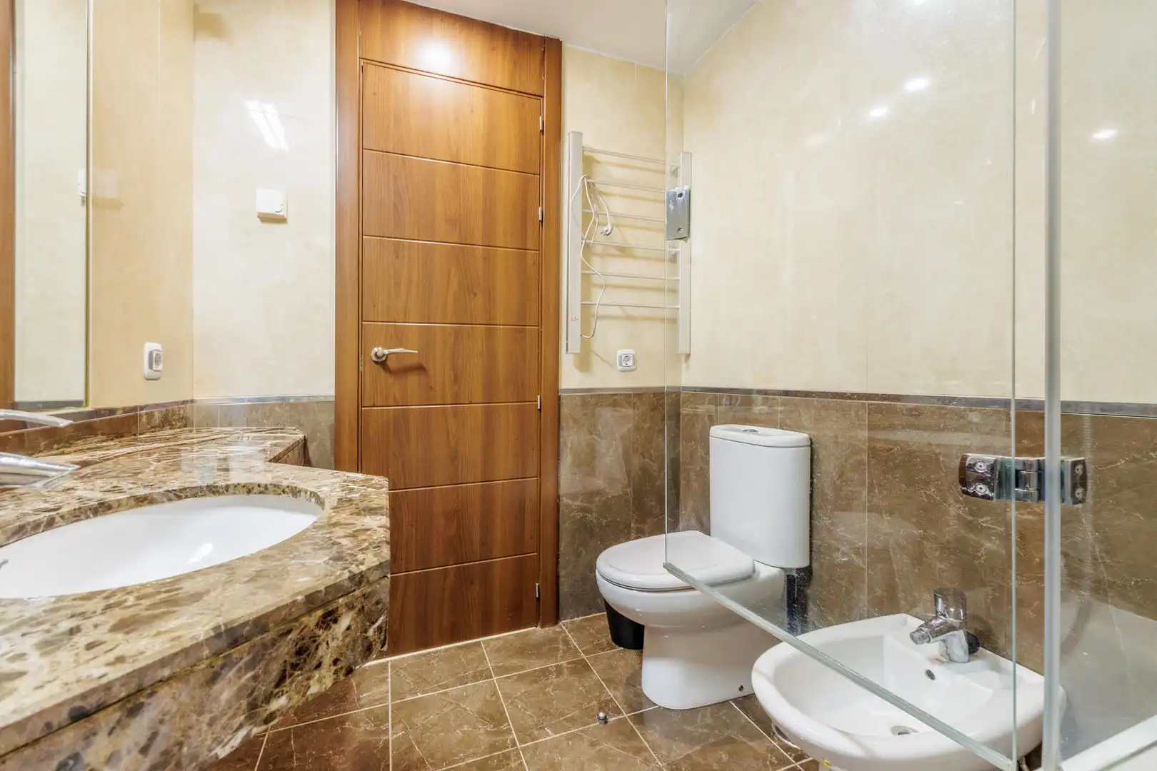 Baño de Apartamento en venta en Mijas con Aire acondicionado, Calefacción y Jardín privado