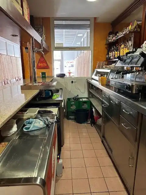 Local comercial en traspaso en Avenida Países Escandinavos 11, imagen 8