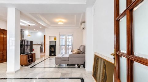 Foto 5 de Casa adosada en venta en Las Almenas, Tomares
