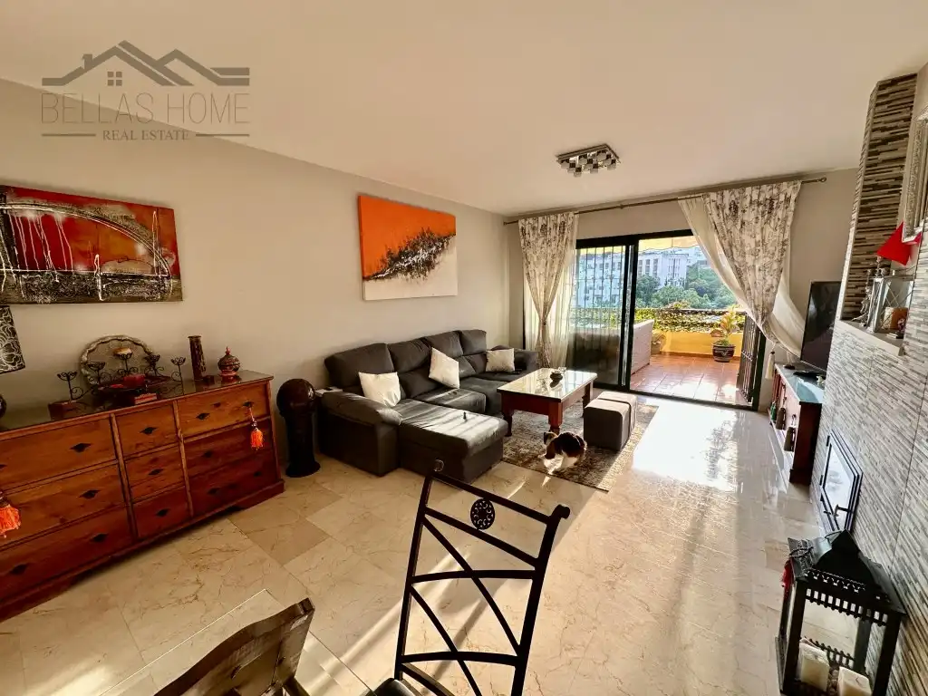 Sala de estar de Piso en venta en Estepona con Aire acondicionado, Terraza y Piscina