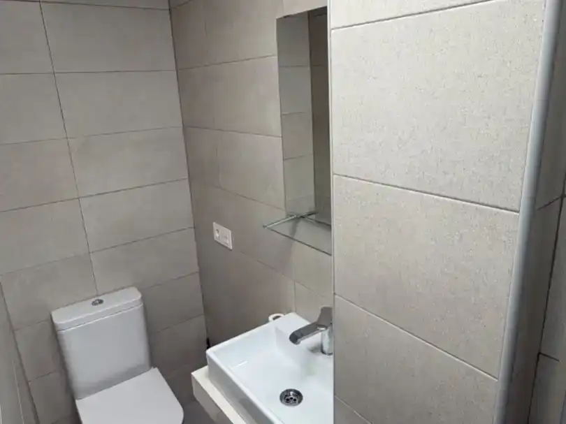 Badezimmer von Wohnung zur Miete in  Murcia Capital mit Klimaanlage und Balkon