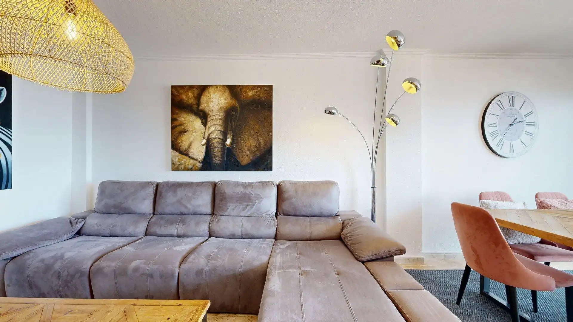 Sala de estar de Apartamento de alquiler en Elche / Elx con Aire acondicionado, Calefacción y Jardín privado