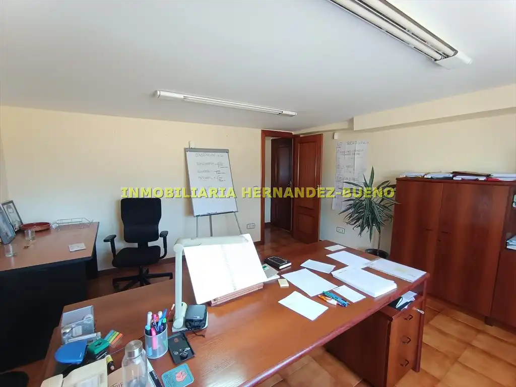 Büro zur Miete in Salamanca mit Klimaanlage, Heizung und Möbliert