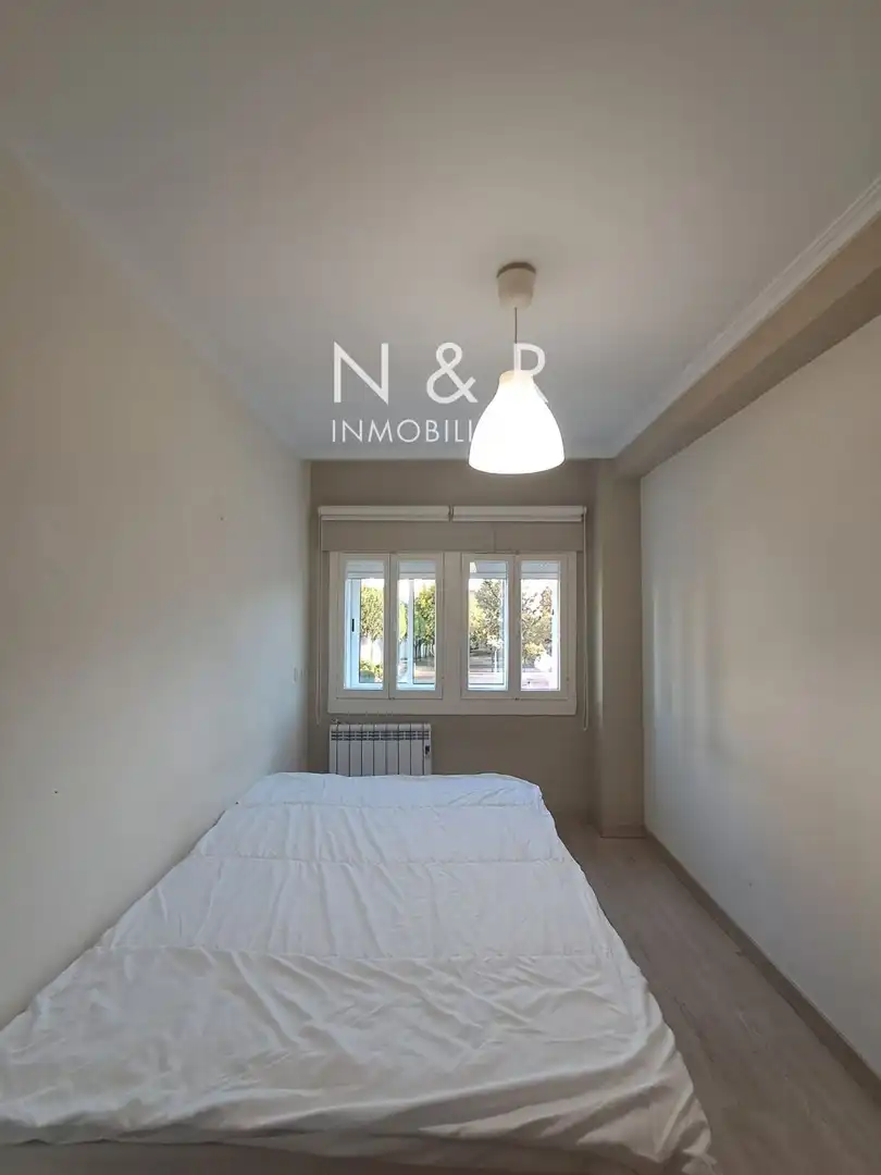 Flat for rent in Santa Uxia de Ribeira (De, Campus Norte - San Caetano