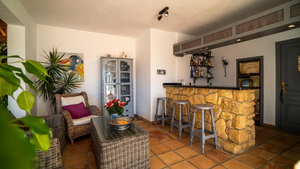 Sala de estar de Casa o chalet en venta en L'Alfàs del Pi con Aire acondicionado, Calefacción y Jardín privado