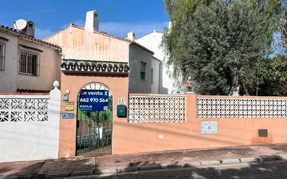 Vista exterior de Casa adosada en venda en Rincón de la Victoria