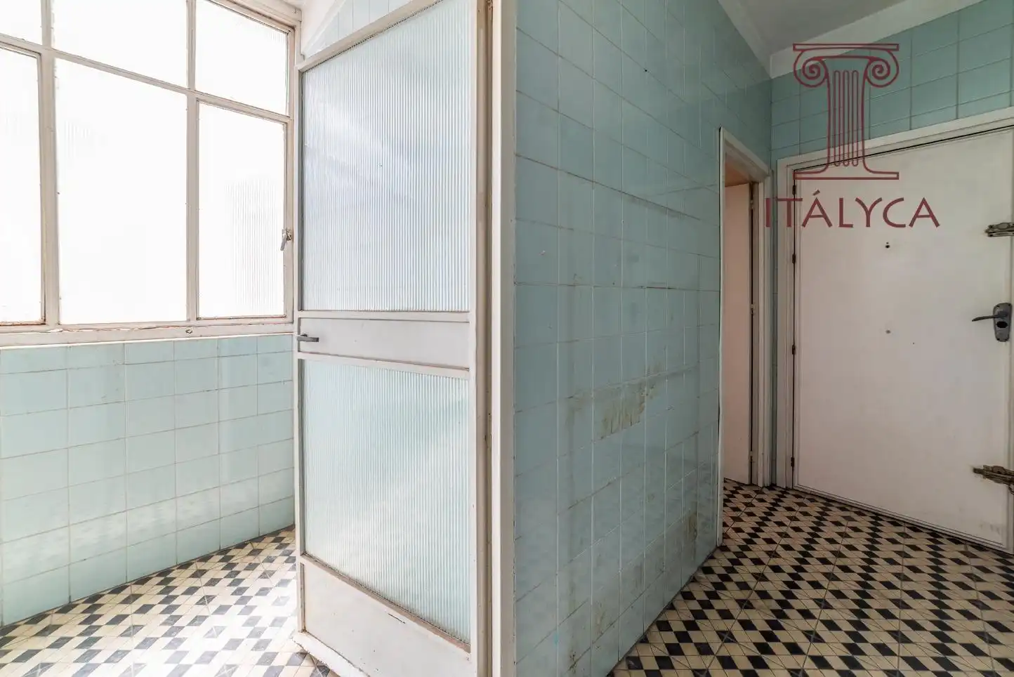 Baño de Piso en venta en Sevilla con Terraza y Trastero