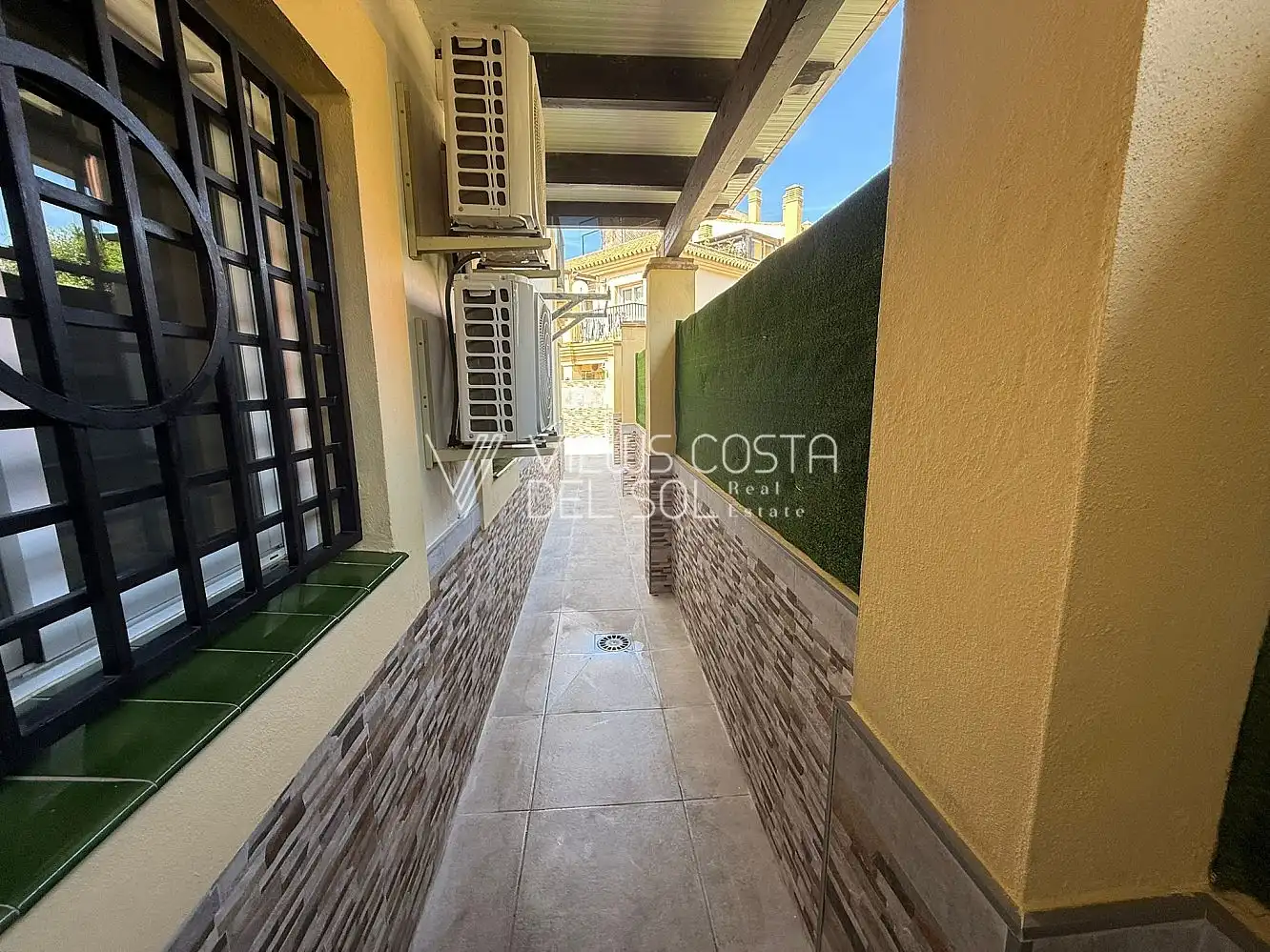Vista exterior de Apartament en venda en Vélez-Málaga amb Aire condicionat, Calefacció i Jardí privat