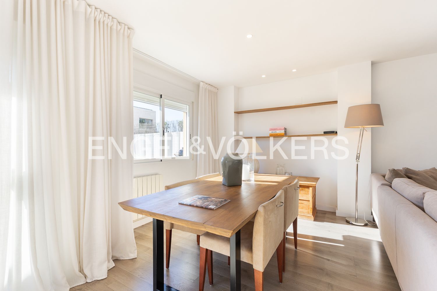 Menjador de Casa o xalet en venda en Rocafort amb Aire condicionat, Calefacció i Jardí privat