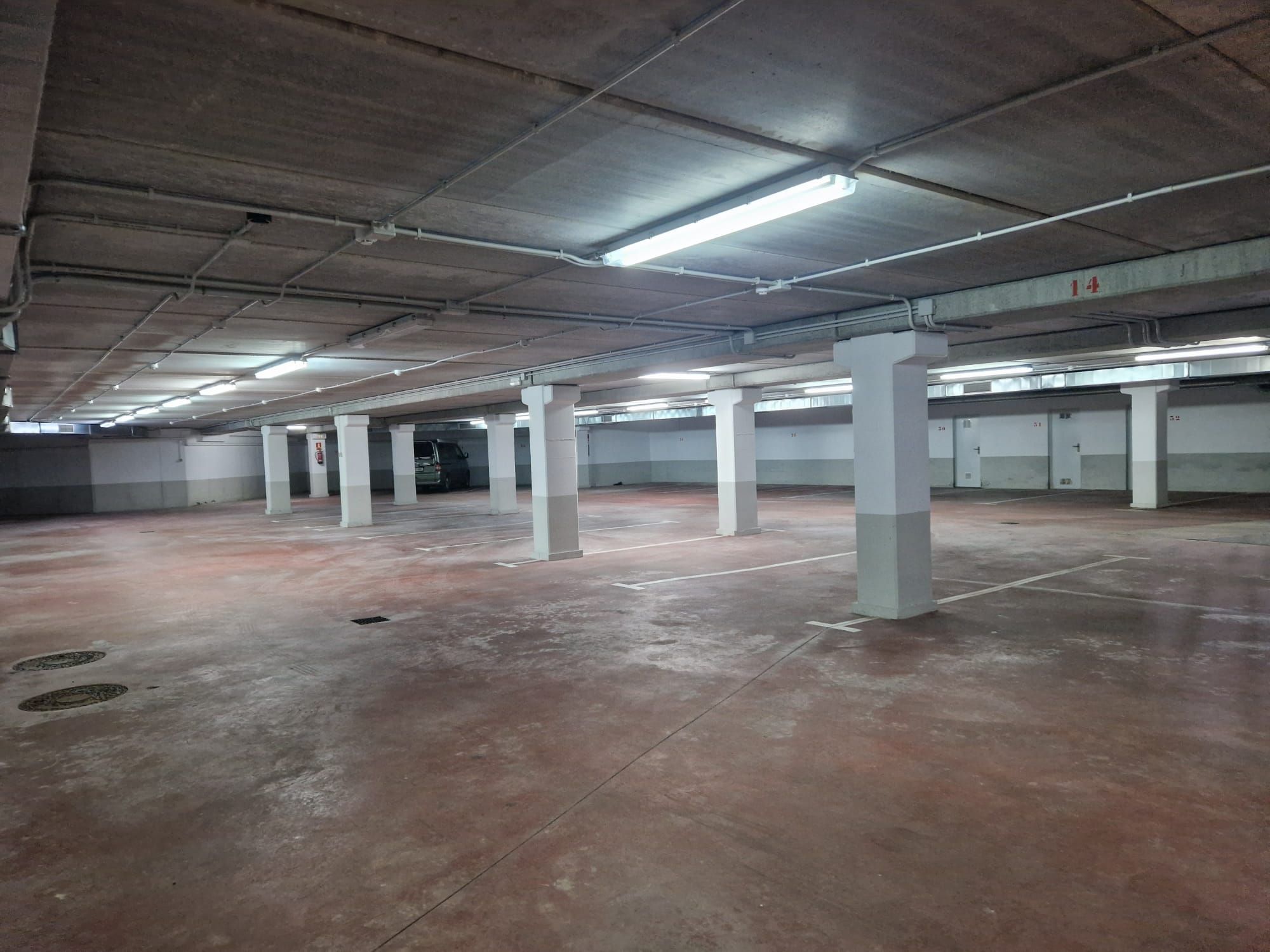 Parking of Garage to rent in Naut Aran
