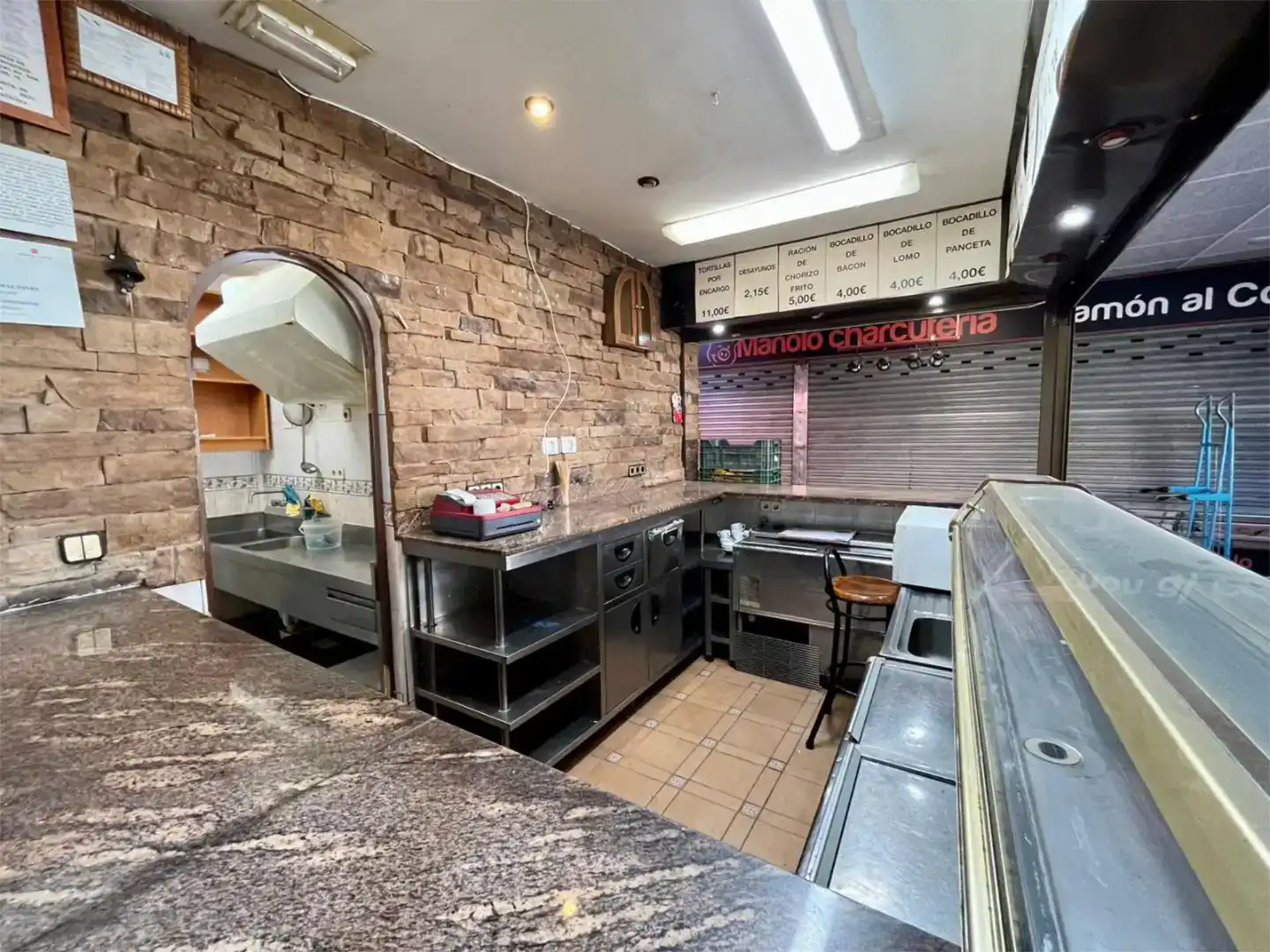 Cuina de Local en venda en Madrid amb Moblat