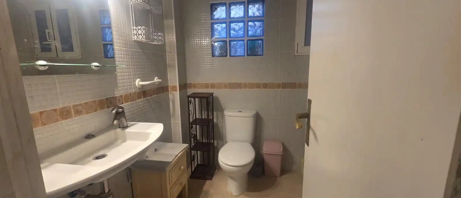 Piso en venta en Calle Casablanca, El Bajondillo