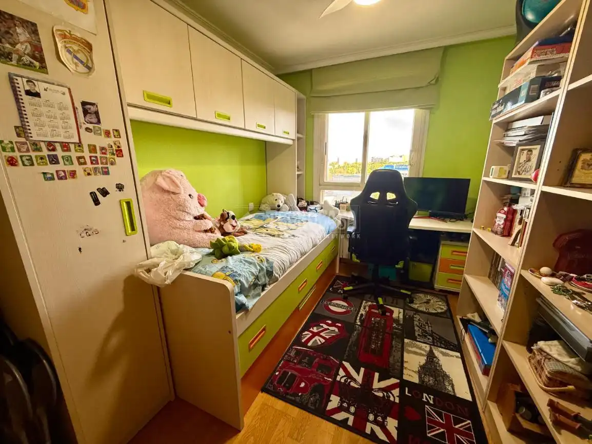 Bedroom of Flat for sale in Madrid  with Air Conditioner and Heating