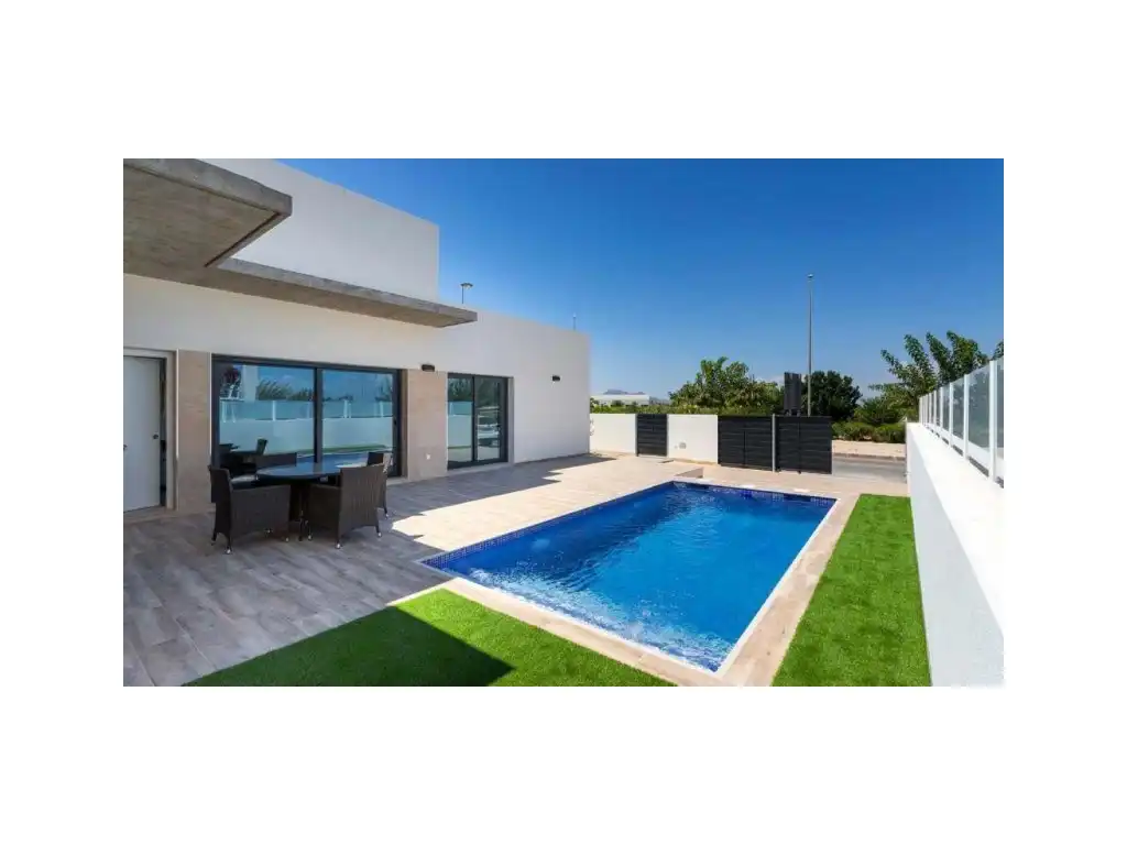 Casa amb piscina en venda a Daya Nueva, imagen 2