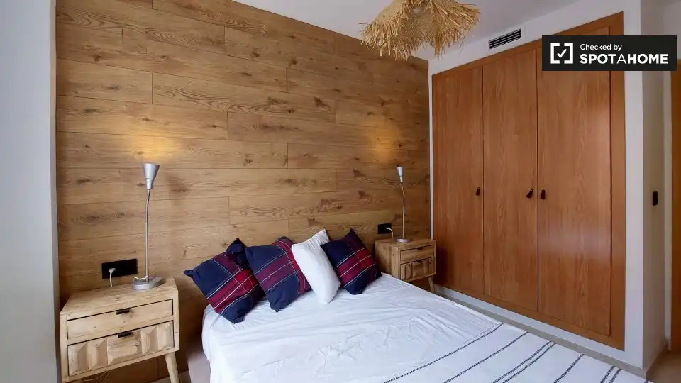 Habitació a Penya - Roja - Avda. Francia