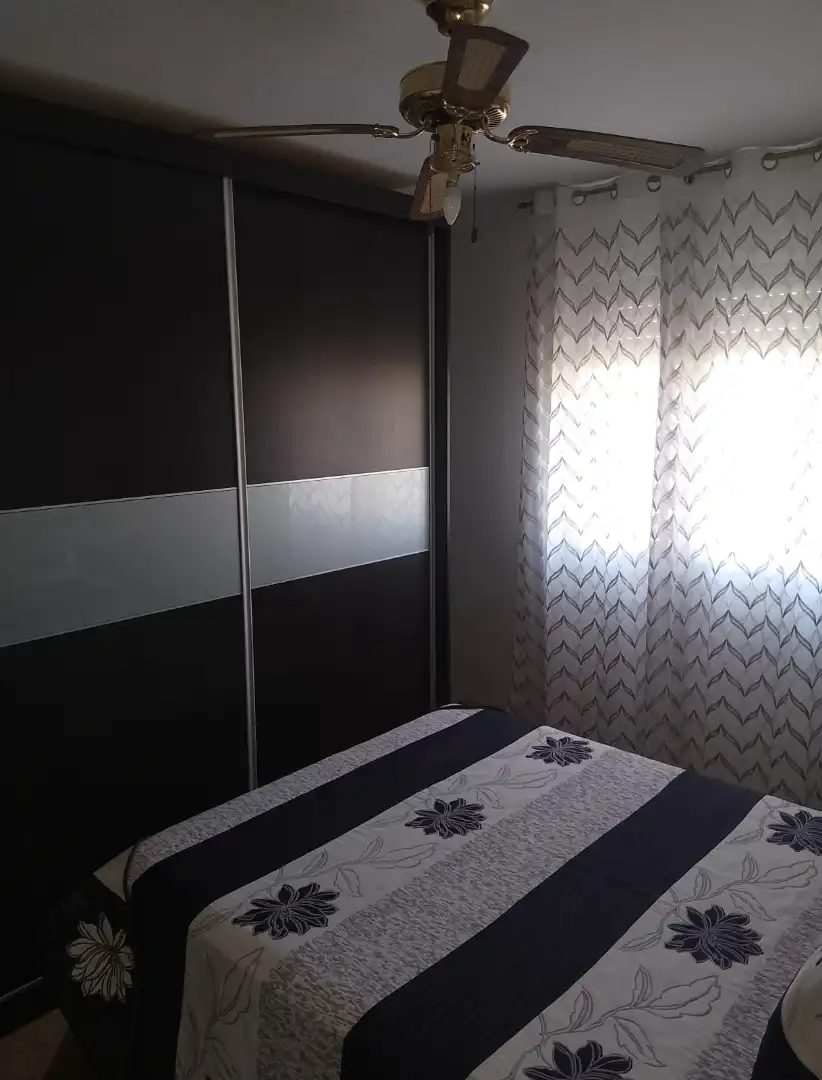 Dormitori de Pis en venda en Córdoba amb Aire condicionat, Terrassa i Moblat