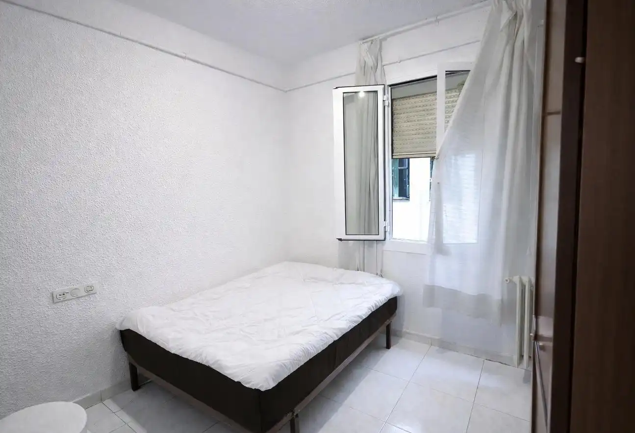 Bedroom of Flat for sale in Zaragoza  with Air Conditioner, Heating and Balcony