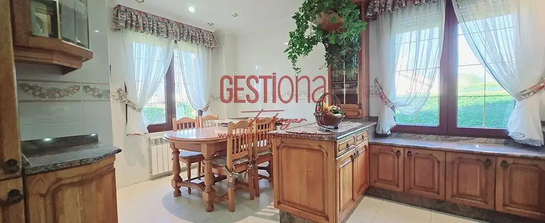 Kitchen of Houses for sale in Marina de Cudeyo  with Heating, Private garden and Terrace