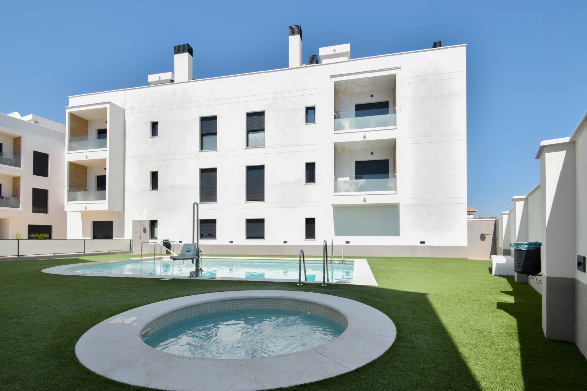 Swimming pool of Flat for sale in Armilla  with Air Conditioner, Heating and Parquet flooring