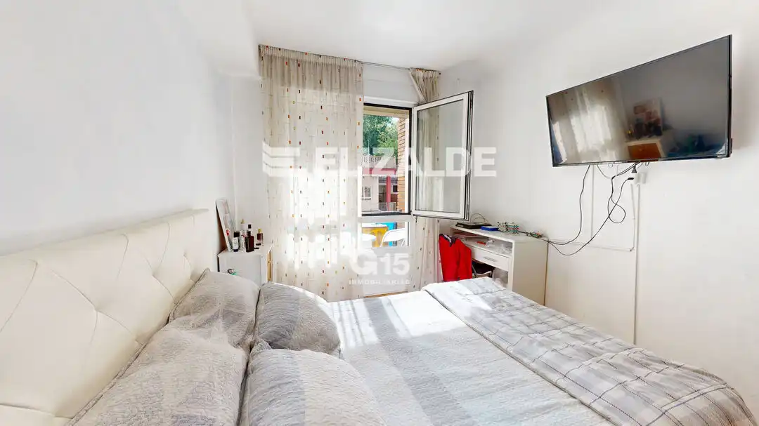Habitación de Piso en venta en Donostia - San Sebastián  con Trastero y Balcón