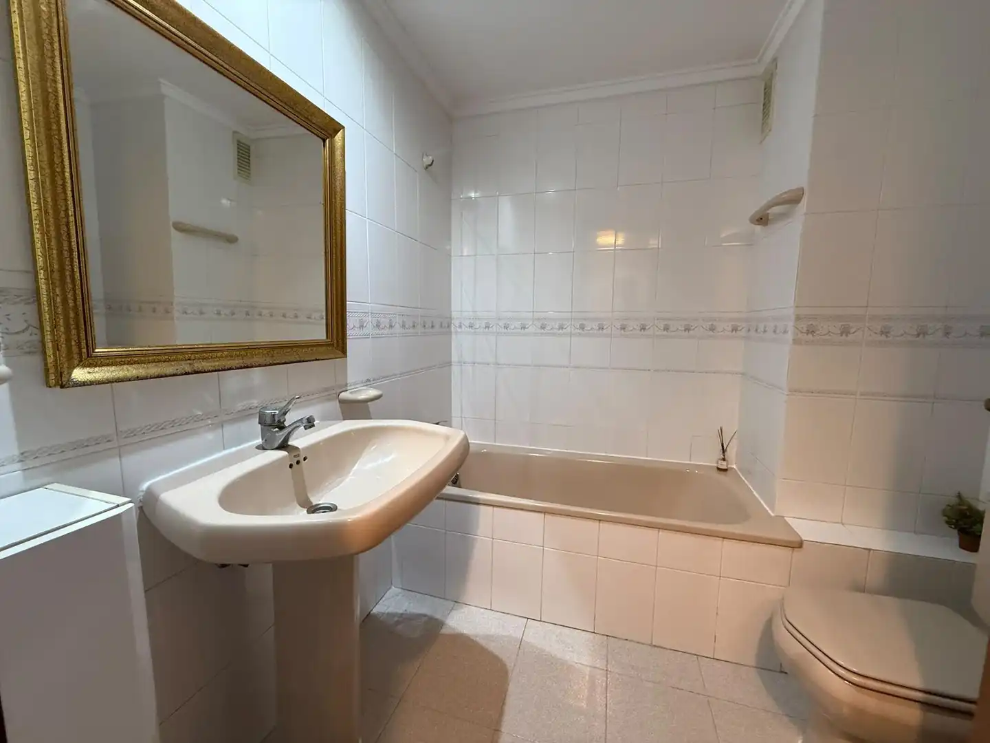 Baño de Piso de alquiler en Alicante / Alacant con Aire acondicionado, Calefacción y Terraza