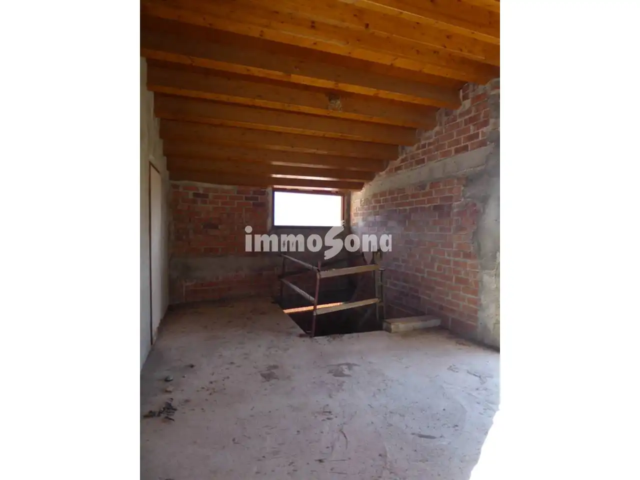 Houses for sale in La Vall d'en Bas  with Private garden