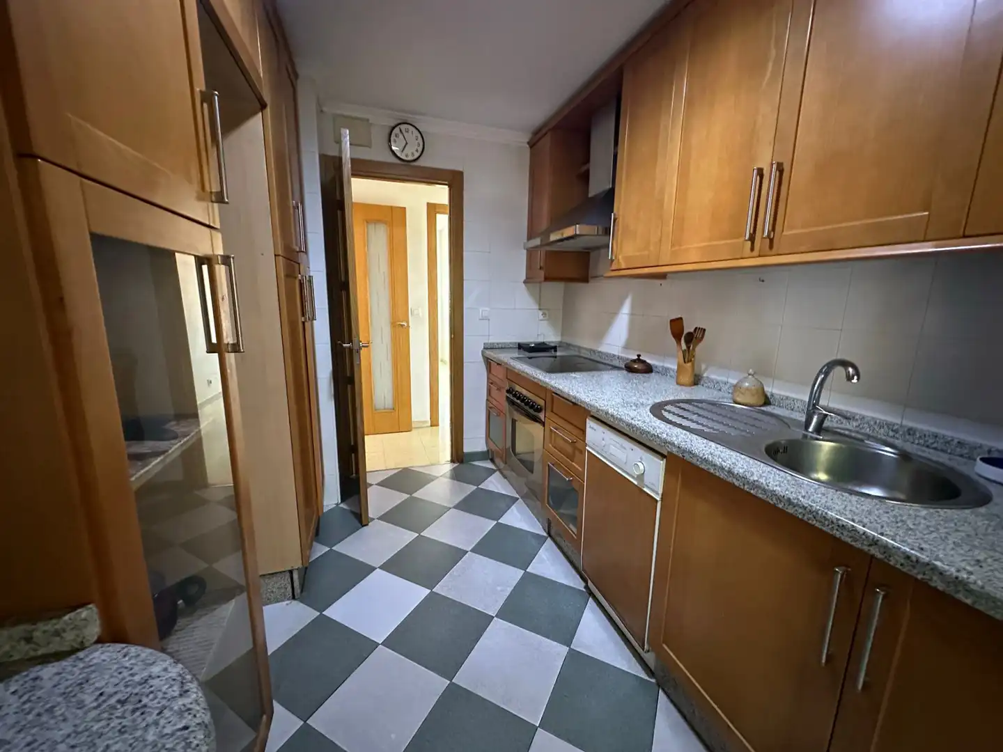 Küche von Wohnung zum Verkauf in Camas mit Klimaanlage
