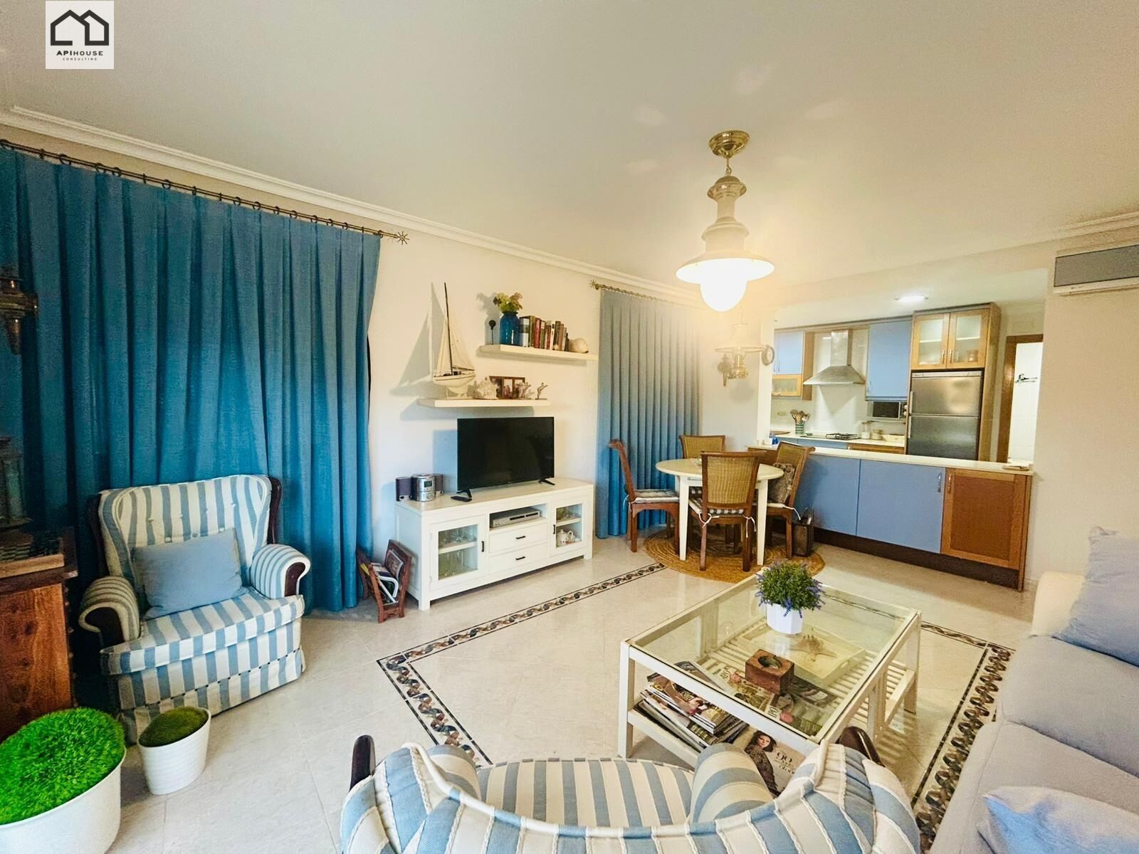 Living room of Flat for sale in Torrevieja  with Air Conditioner, Terrace and Community pool